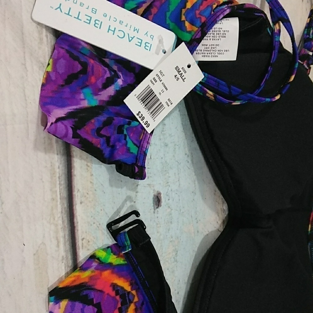 BEACH Betty by Miracle Brands Swimsuit Top - Picture 7 of 8